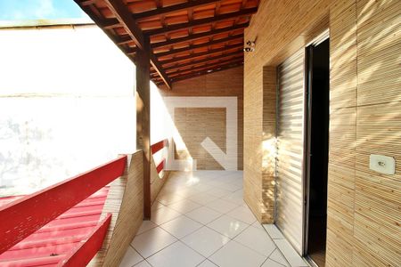 Casa à venda com 222m², 3 quartos e 2 vagasVaranda 