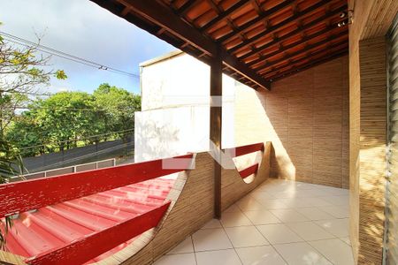 Casa à venda com 222m², 3 quartos e 2 vagasVaranda 