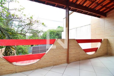 Casa à venda com 222m², 3 quartos e 2 vagasVaranda 
