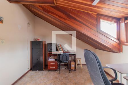 Casa à venda com 190m², 3 quartos e 2 vagasEscritório