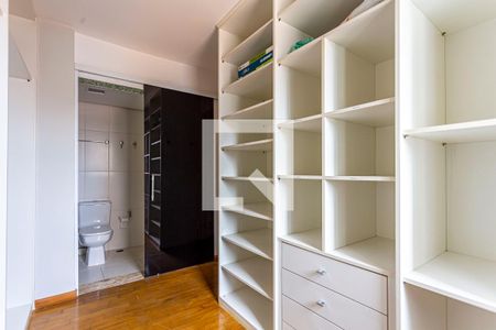 Apartamento à venda com 87m², 2 quartos e 2 vagas Apartamento à venda com 87m², 2 quartos e 2 vagasCloset da Suite