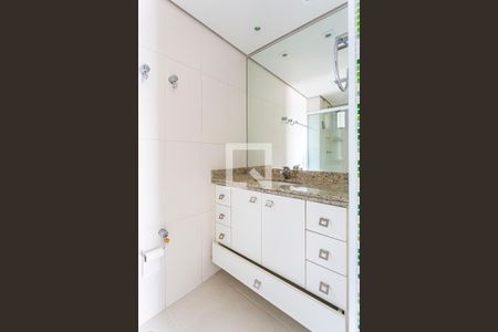 Banheiro da Suite de apartamento para alugar com 2 quartos, 87m² em Centro, Santo André