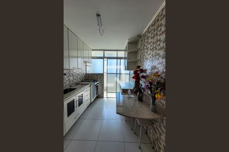 Apartamento à venda com 58m², 2 quartos e 1 vagaCozinha