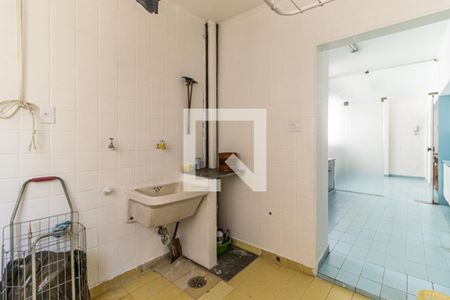 Apartamento à venda com 217m², 4 quartos e 2 vagas Apartamento à venda com 217m², 4 quartos e 2 vagasÁrea de Serviço
