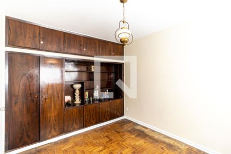 Apartamento à venda com 217m², 4 quartos e 2 vagas Apartamento à venda com 217m², 4 quartos e 2 vagasQuarto