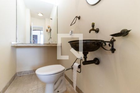 Apartamento à venda com 217m², 4 quartos e 2 vagas Apartamento à venda com 217m², 4 quartos e 2 vagasLavabo