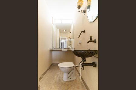 Apartamento à venda com 217m², 4 quartos e 2 vagas Apartamento à venda com 217m², 4 quartos e 2 vagasLavabo