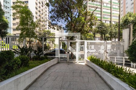 Apartamento à venda com 217m², 4 quartos e 2 vagas Apartamento à venda com 217m², 4 quartos e 2 vagasFachada