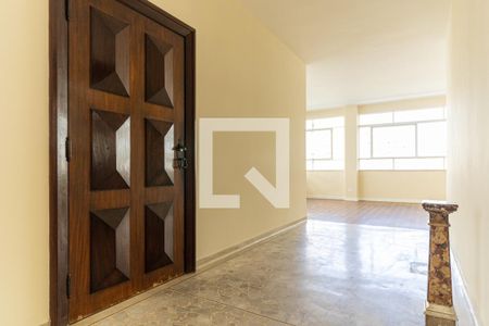 Entrada  de apartamento à venda com 4 quartos, 217m² em Santa Cecília, São Paulo
