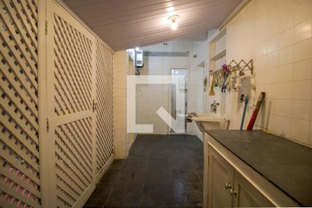 Apartamento para alugar com 260m², 4 quartos e 1 vagaÁrea de Serviço