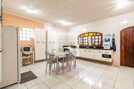 Casa à venda com 238m², 3 quartos e 4 vagas Casa à venda com 238m², 3 quartos e 4 vagasCozinha