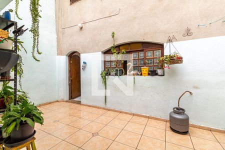 Casa à venda com 238m², 3 quartos e 4 vagas Casa à venda com 238m², 3 quartos e 4 vagasÁrea Externa/Serviço