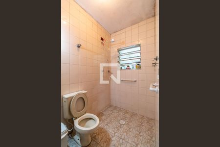 Casa à venda com 238m², 3 quartos e 4 vagas Casa à venda com 238m², 3 quartos e 4 vagasBanheiro externo