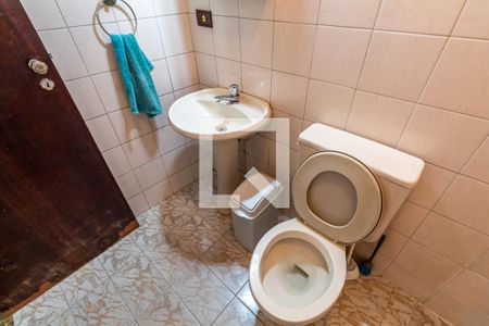 Casa à venda com 238m², 3 quartos e 4 vagas Casa à venda com 238m², 3 quartos e 4 vagasBanheiro externo