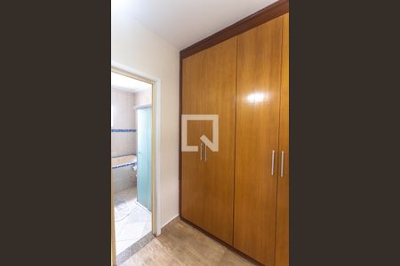 Casa à venda com 198m², 3 quartos e 2 vagasCloset suíte
