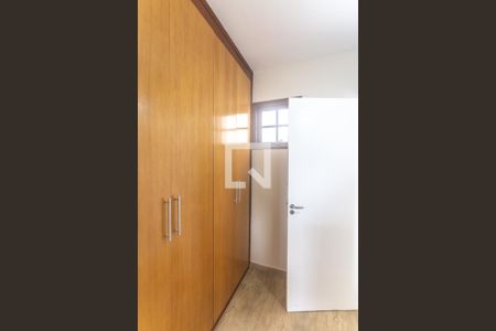 Casa à venda com 198m², 3 quartos e 2 vagasCloset suíte