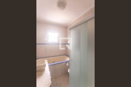 Casa à venda com 198m², 3 quartos e 2 vagasBanheiro suíte