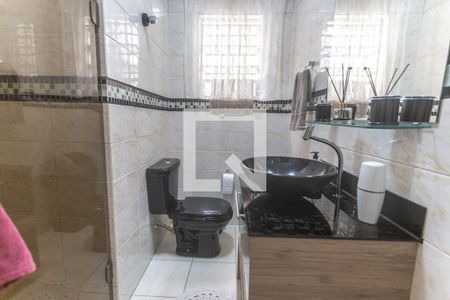 Casa à venda com 198m², 3 quartos e 2 vagasBanheiro social