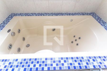 Casa à venda com 198m², 3 quartos e 2 vagasBanheira