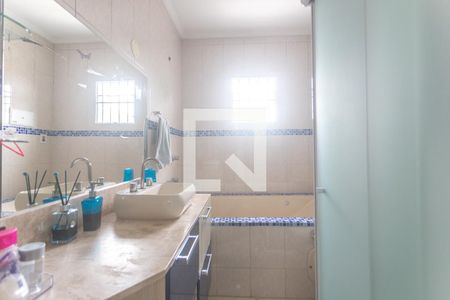 Casa à venda com 198m², 3 quartos e 2 vagasBanheiro suíte