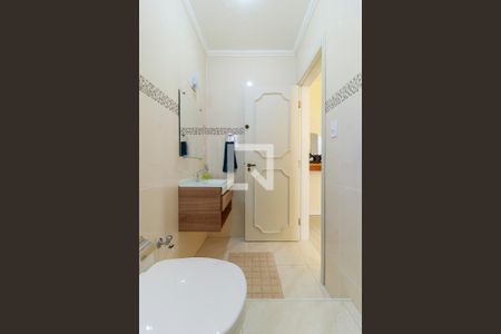 Casa à venda com 220m², 3 quartos e 3 vagas Casa à venda com 220m², 3 quartos e 3 vagasBanheiro