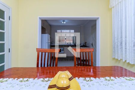 Casa à venda com 220m², 3 quartos e 3 vagas Casa à venda com 220m², 3 quartos e 3 vagasCozinha