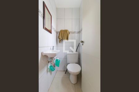 Casa à venda com 220m², 3 quartos e 3 vagas Casa à venda com 220m², 3 quartos e 3 vagasBanheiro