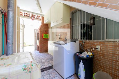 Casa à venda com 220m², 3 quartos e 3 vagas Casa à venda com 220m², 3 quartos e 3 vagasÁrea de serviço