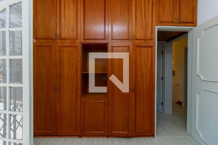 Casa à venda com 220m², 3 quartos e 3 vagas Casa à venda com 220m², 3 quartos e 3 vagasQuarto