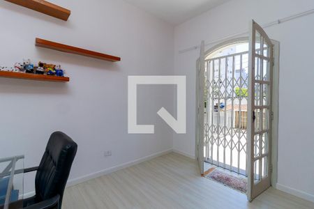 Casa à venda com 220m², 3 quartos e 3 vagas Casa à venda com 220m², 3 quartos e 3 vagasQuarto