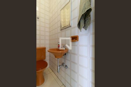 Casa à venda com 220m², 3 quartos e 3 vagas Casa à venda com 220m², 3 quartos e 3 vagasBanheiro de Serviço