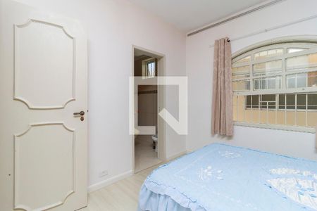 Casa à venda com 220m², 3 quartos e 3 vagas Casa à venda com 220m², 3 quartos e 3 vagasQuarto