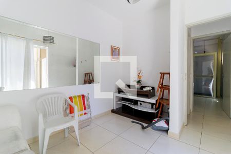 Casa à venda com 220m², 3 quartos e 3 vagas Casa à venda com 220m², 3 quartos e 3 vagasÁrea comum