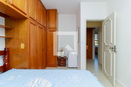 Casa à venda com 220m², 3 quartos e 3 vagas Casa à venda com 220m², 3 quartos e 3 vagasQuarto