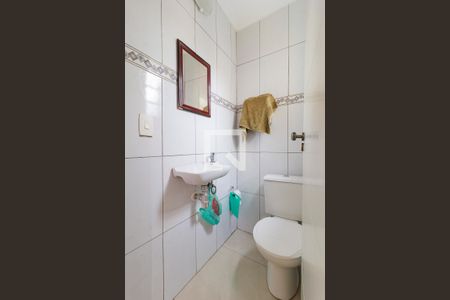 Casa à venda com 220m², 3 quartos e 3 vagas Casa à venda com 220m², 3 quartos e 3 vagasBanheiro