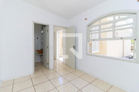 Casa à venda com 220m², 3 quartos e 3 vagas Casa à venda com 220m², 3 quartos e 3 vagasQuarto