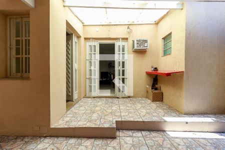 Casa à venda com 220m², 3 quartos e 3 vagas Casa à venda com 220m², 3 quartos e 3 vagasÁrea comum