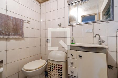 Casa à venda com 52m², 3 quartos e sem vaga Casa à venda com 52m², 3 quartos e sem vagaBanheiro