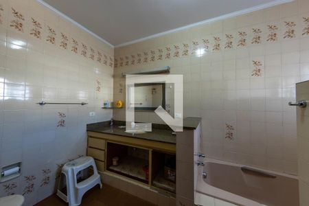 Casa à venda com 300m², 3 quartos e 4 vagasSuíte banheiro 