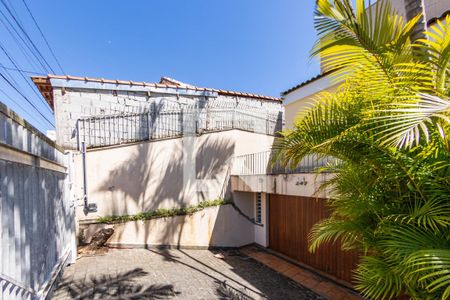 Casa à venda com 300m², 3 quartos e 4 vagasFachada