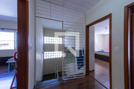 Casa à venda com 300m², 3 quartos e 4 vagasCorredor 