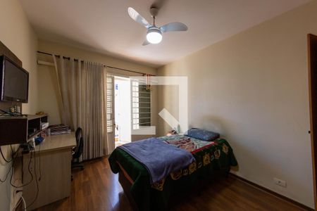 Casa à venda com 300m², 3 quartos e 4 vagasQuarto 