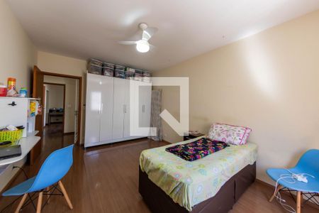 Casa à venda com 300m², 3 quartos e 4 vagasQuarto 2