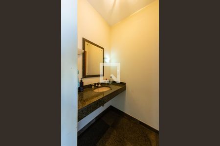 Lavabo  de casa à venda com 3 quartos, 300m² em Vila Zelina, São Paulo