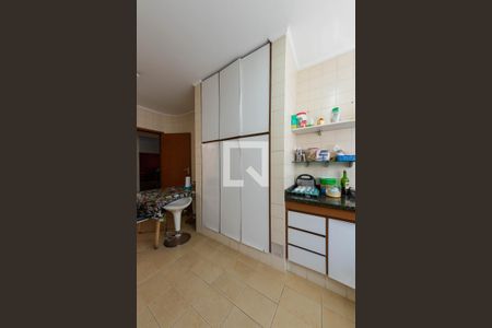 Casa à venda com 300m², 3 quartos e 4 vagasCozinha 