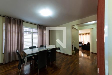 Sala  de casa à venda com 3 quartos, 300m² em Vila Zelina, São Paulo