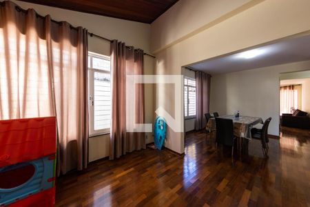 Sala  de casa à venda com 3 quartos, 300m² em Vila Zelina, São Paulo