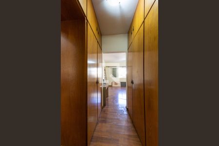 Casa à venda com 300m², 3 quartos e 4 vagasSuíte