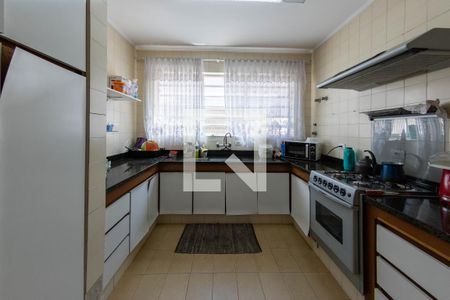 Casa à venda com 300m², 3 quartos e 4 vagasCozinha 