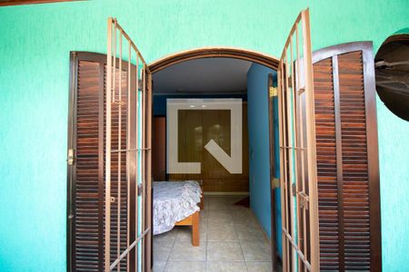 Casa à venda com 172m², 3 quartos e 4 vagasSuite - Varanda